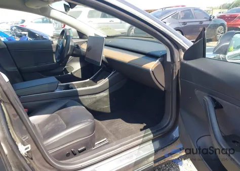 2019 Tesla Model 3 Long Range/Performance из США, поврежденный, VIN 5YJ3E1EB0KF469298